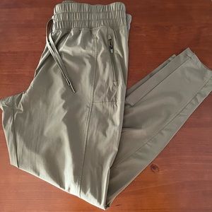 All In Motion Womens Woven Moss Green Jogger Pants- NEVER WORN